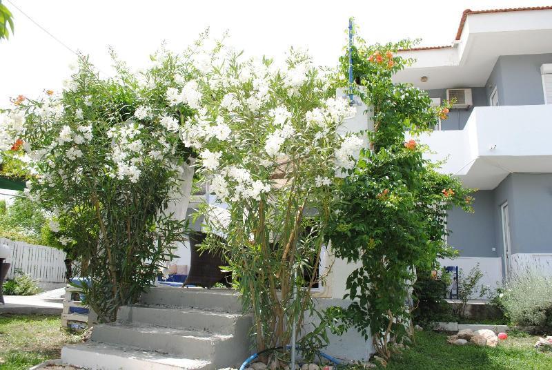 Karmik Concept Pension Afantou Exterior photo